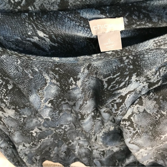 Snakeskin print tunic in blue from Chico’s size 2/L - Picture 3 of 4